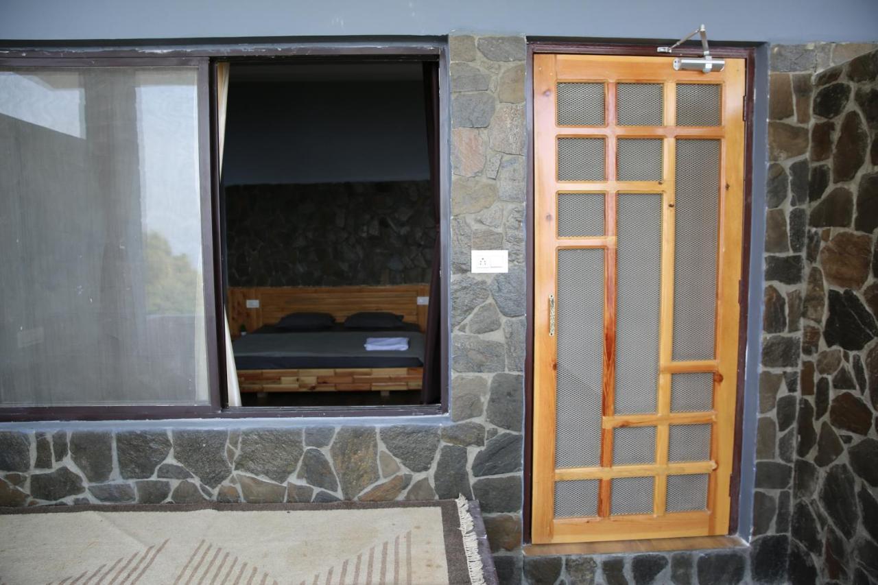 אלמורה The Buransh Inn מראה חיצוני תמונה
