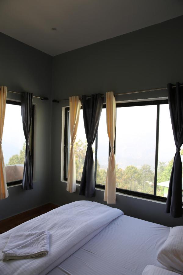 אלמורה The Buransh Inn מראה חיצוני תמונה