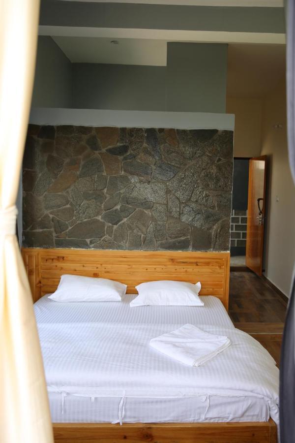אלמורה The Buransh Inn מראה חיצוני תמונה