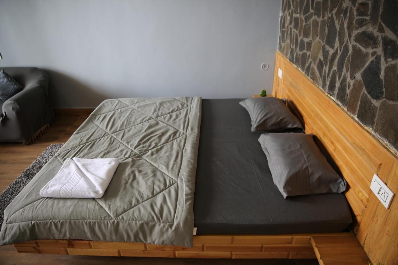 אלמורה The Buransh Inn מראה חיצוני תמונה