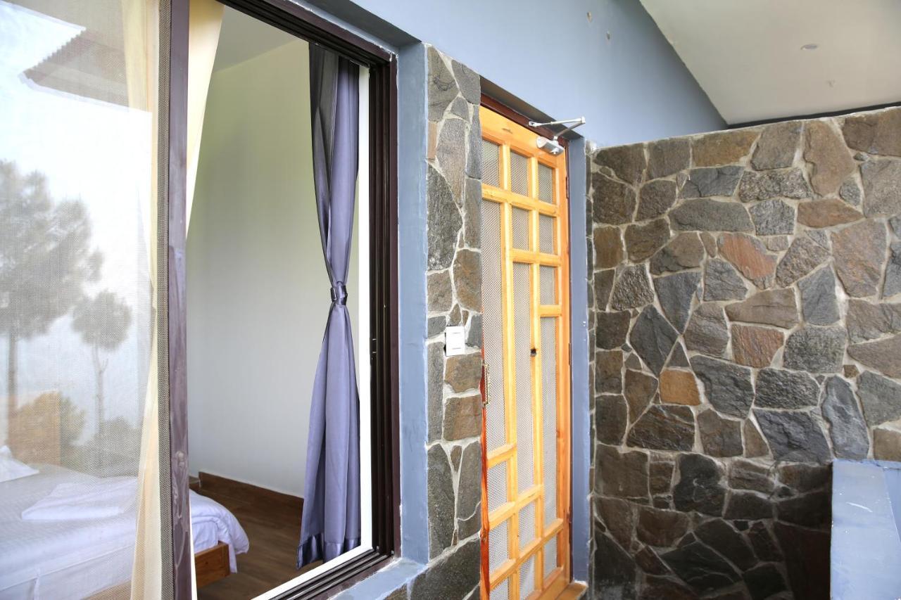 אלמורה The Buransh Inn מראה חיצוני תמונה